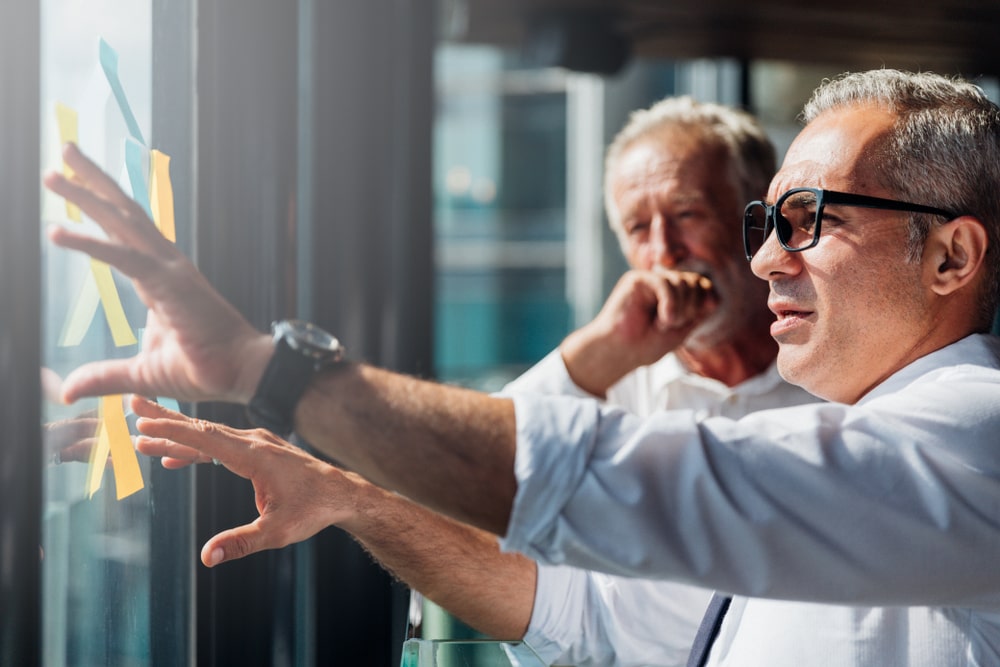 Le coaching exécutif vise à améliorer les performances individuelles et organisationnelles.